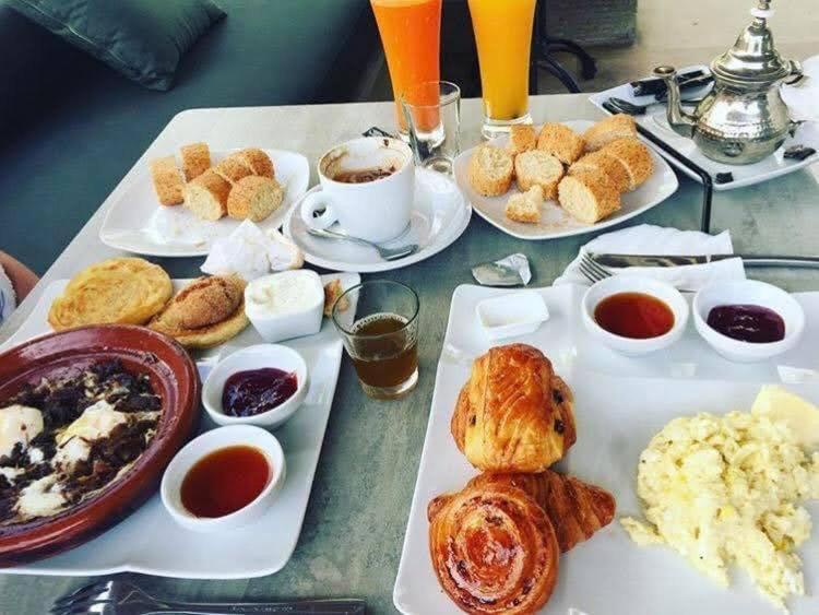 Hotel La Renaissance Tata Екстериор снимка